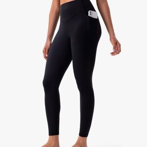 Sleek Black Leggings with Pocket